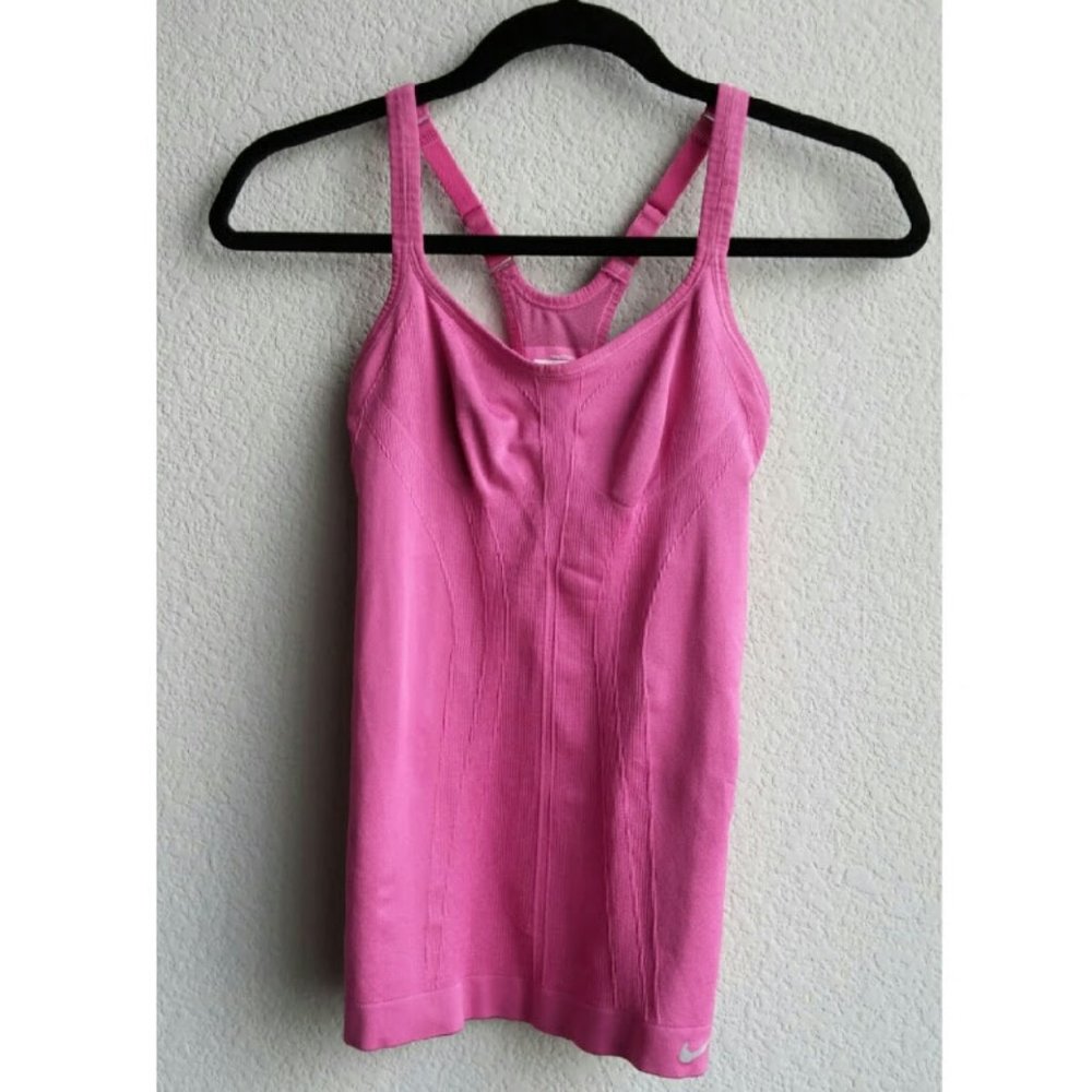 NIKE Sports Top
